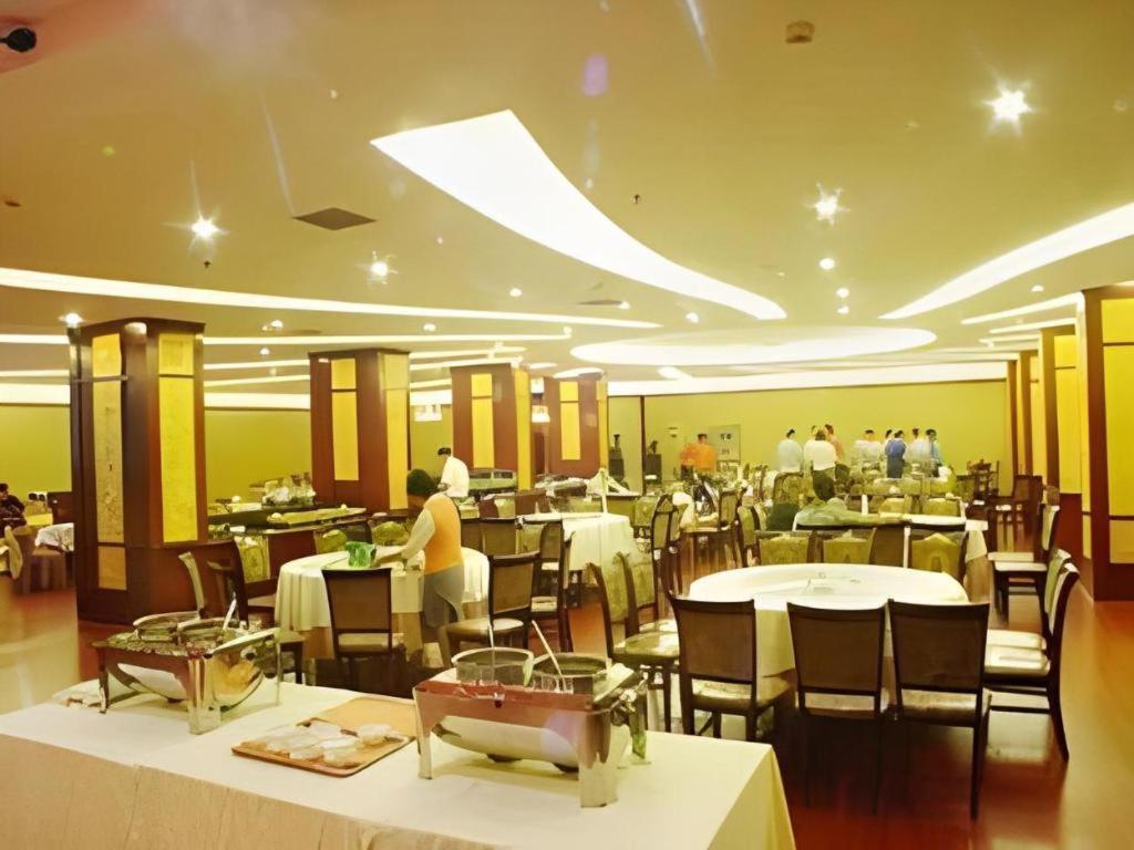 New Friendship Hotel Luoyang  Buitenkant foto