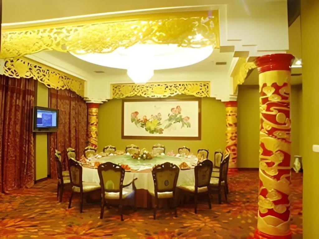 New Friendship Hotel Luoyang  Buitenkant foto